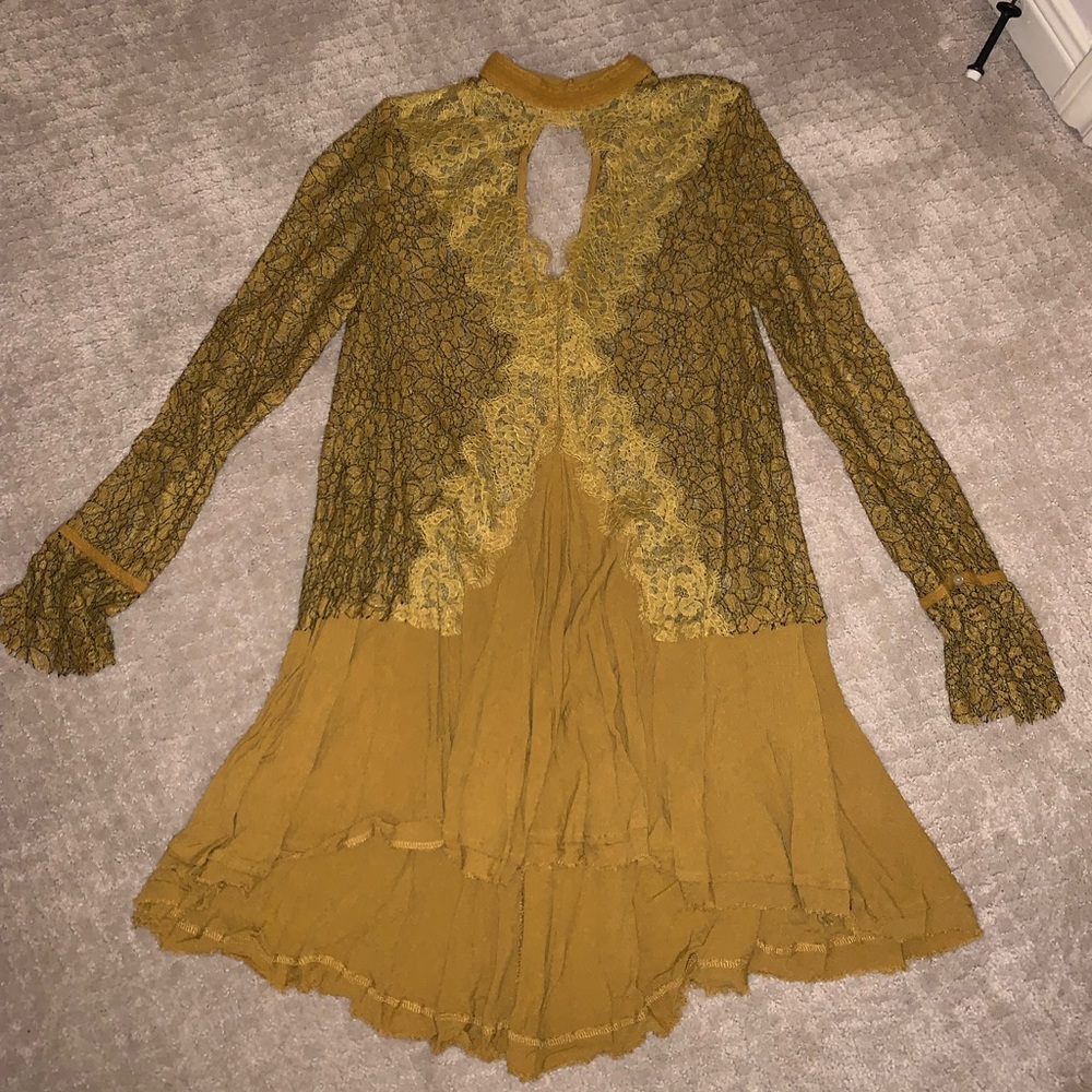 Worn once for senior pictures! No longer fits